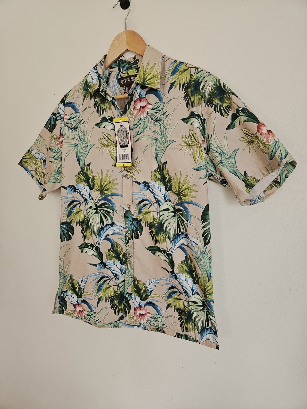 Cooke Street Men’s Tan Tropical Floral Button-Down Shirt - Picture 7 of 14